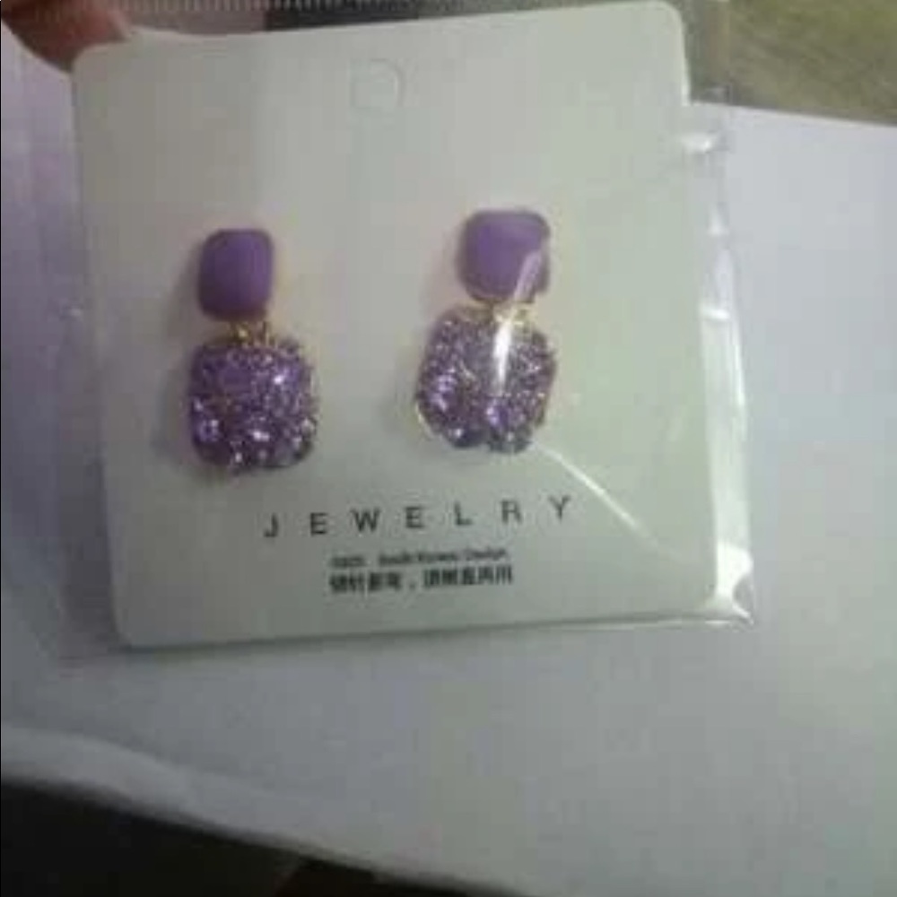 NEW Lavender Rhinestone Earrings - Picture 4 of 4